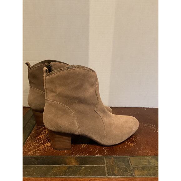 Steve Madden - Hipstr -Sueded Leather Ankle Boot w/Stack Heel -Taupe Beige -10B - Picture 6 of 12